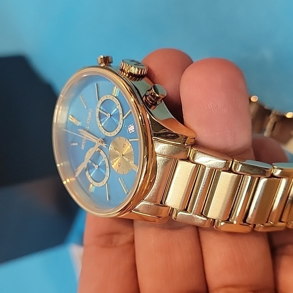 Michael Kors Rose Gold Watch - Picture 14 of 16